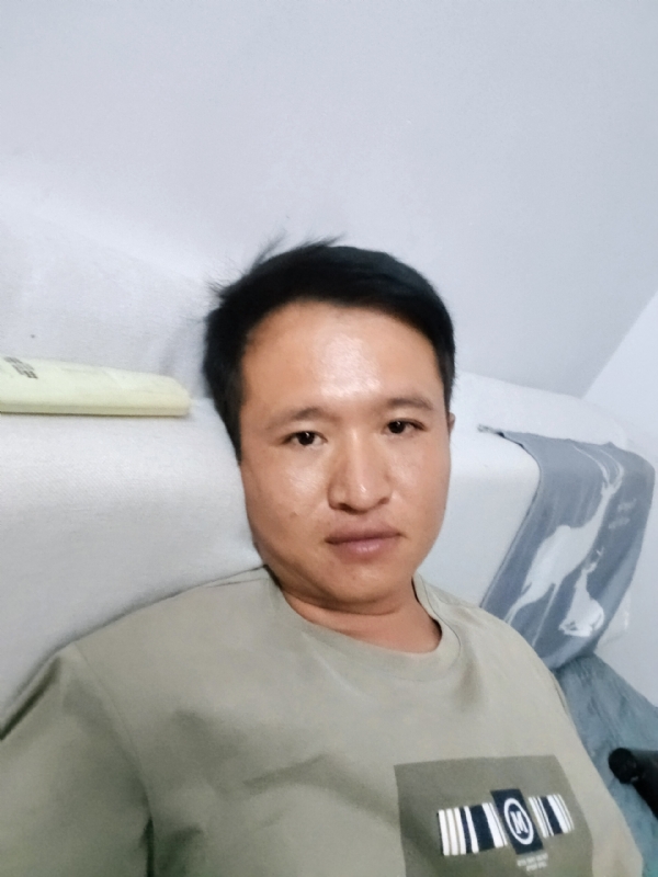 陌生人的第三张照片--泉州闪婚服务中心
