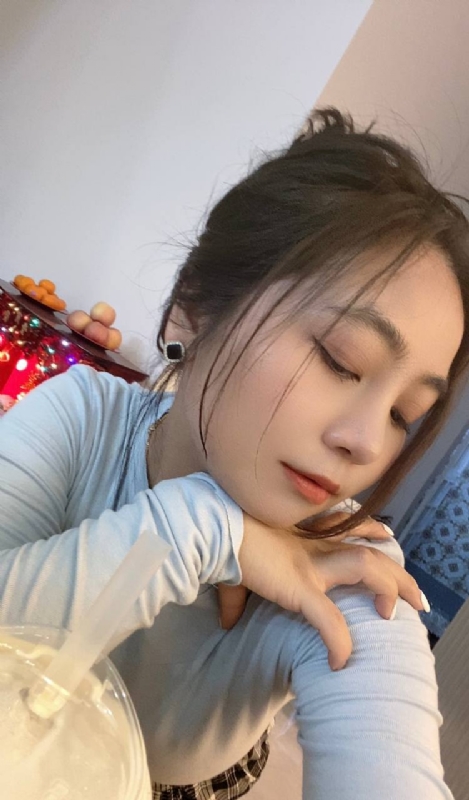 艳秋的第一张照片--泉州闪婚服务中心
